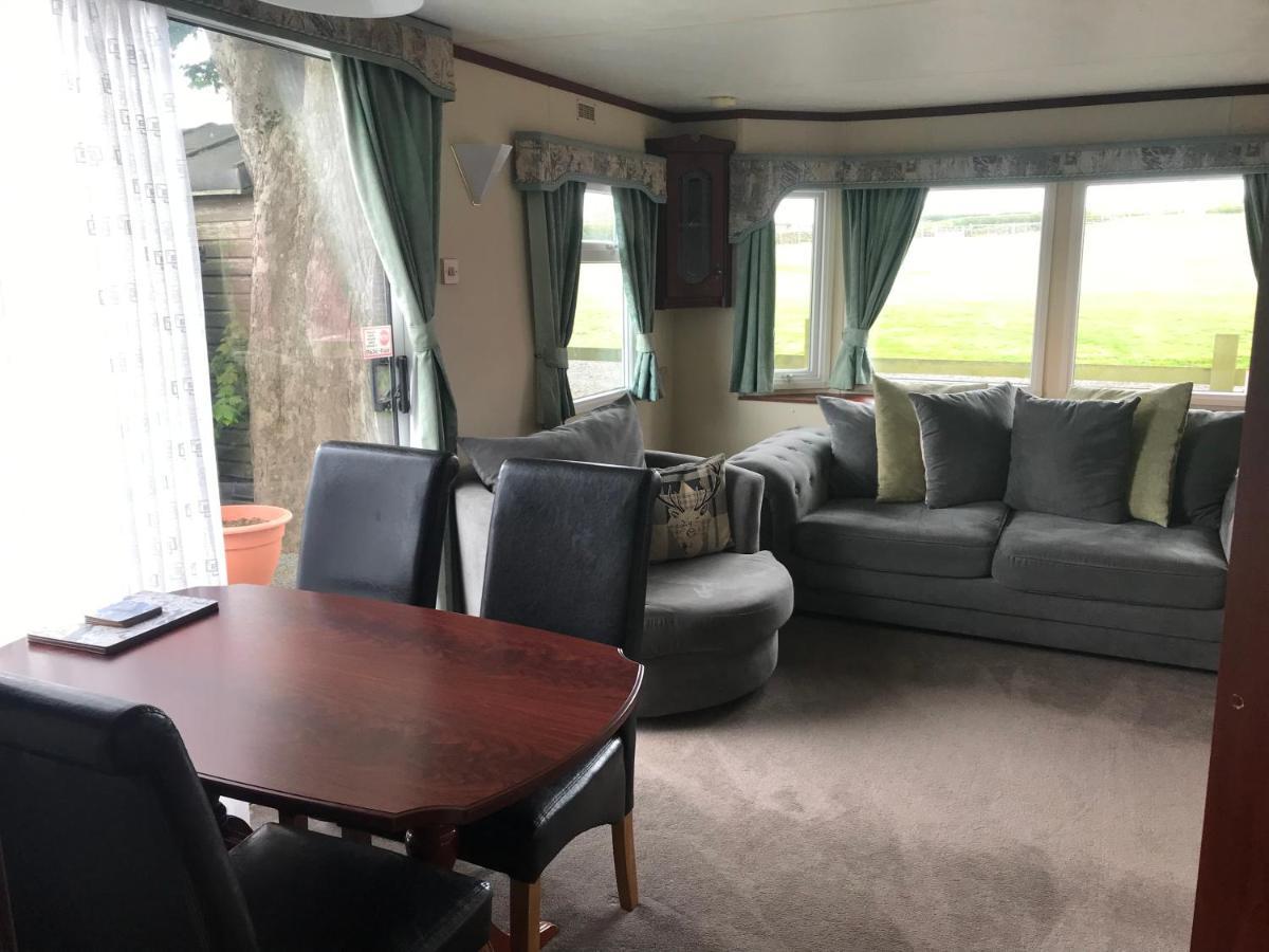 The Fox Inn, Roxby, Static Caravan Buitenkant foto